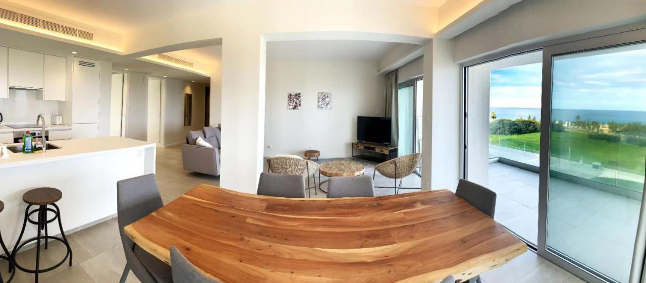 Emerald Suites Protaras Exteriör bild