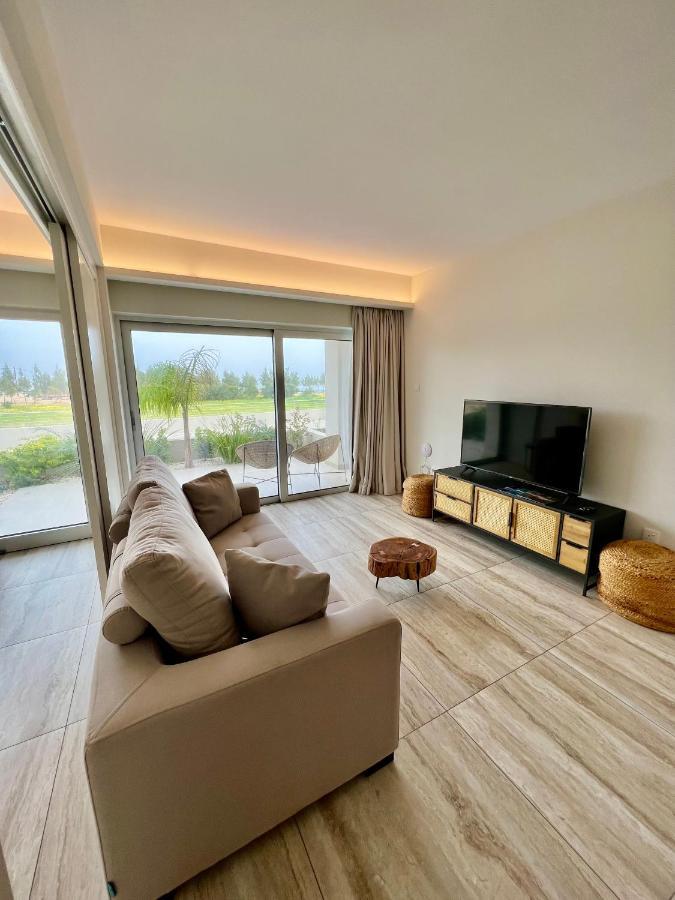 Emerald Suites Protaras Exteriör bild