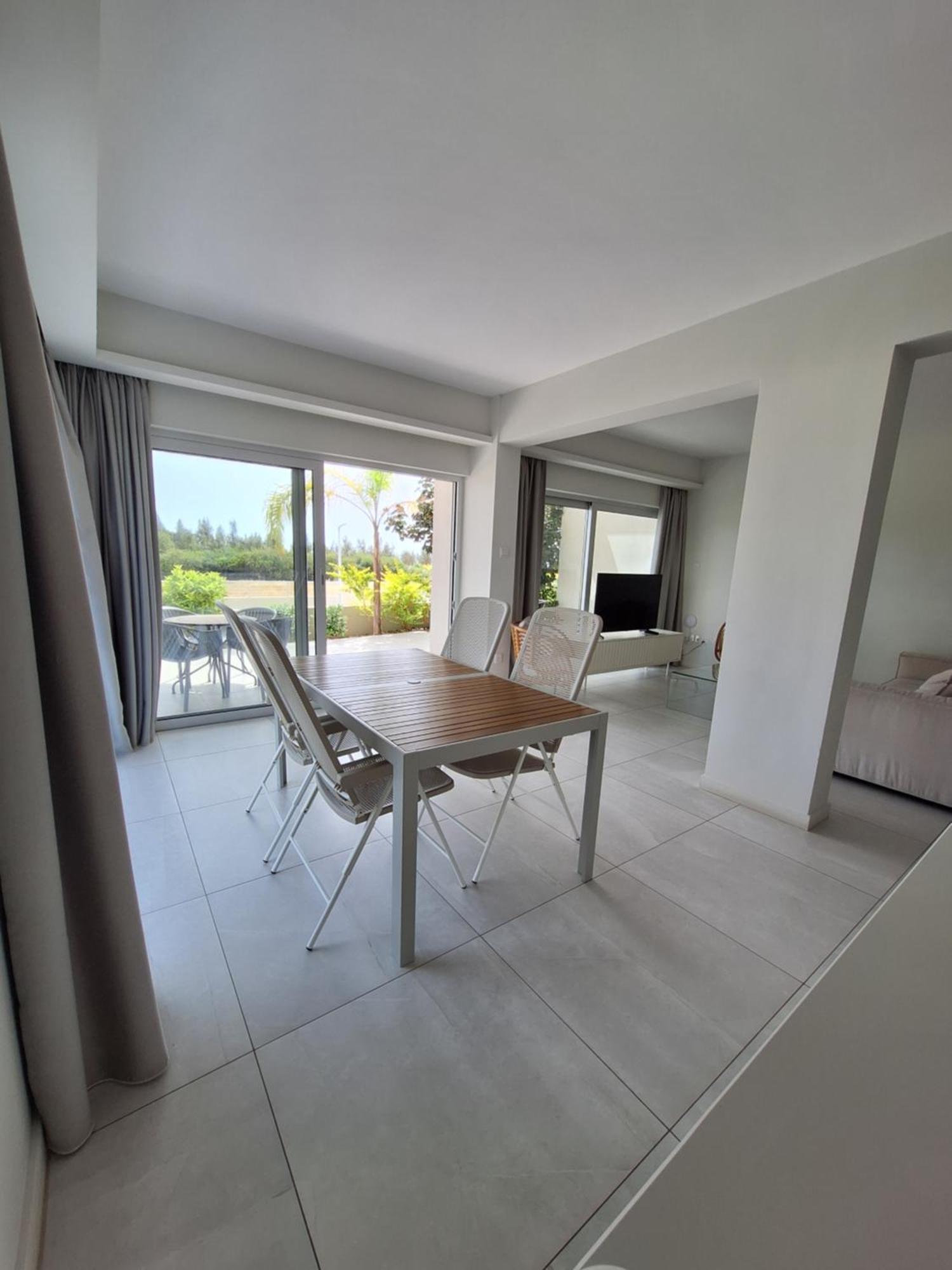 Emerald Suites Protaras Exteriör bild