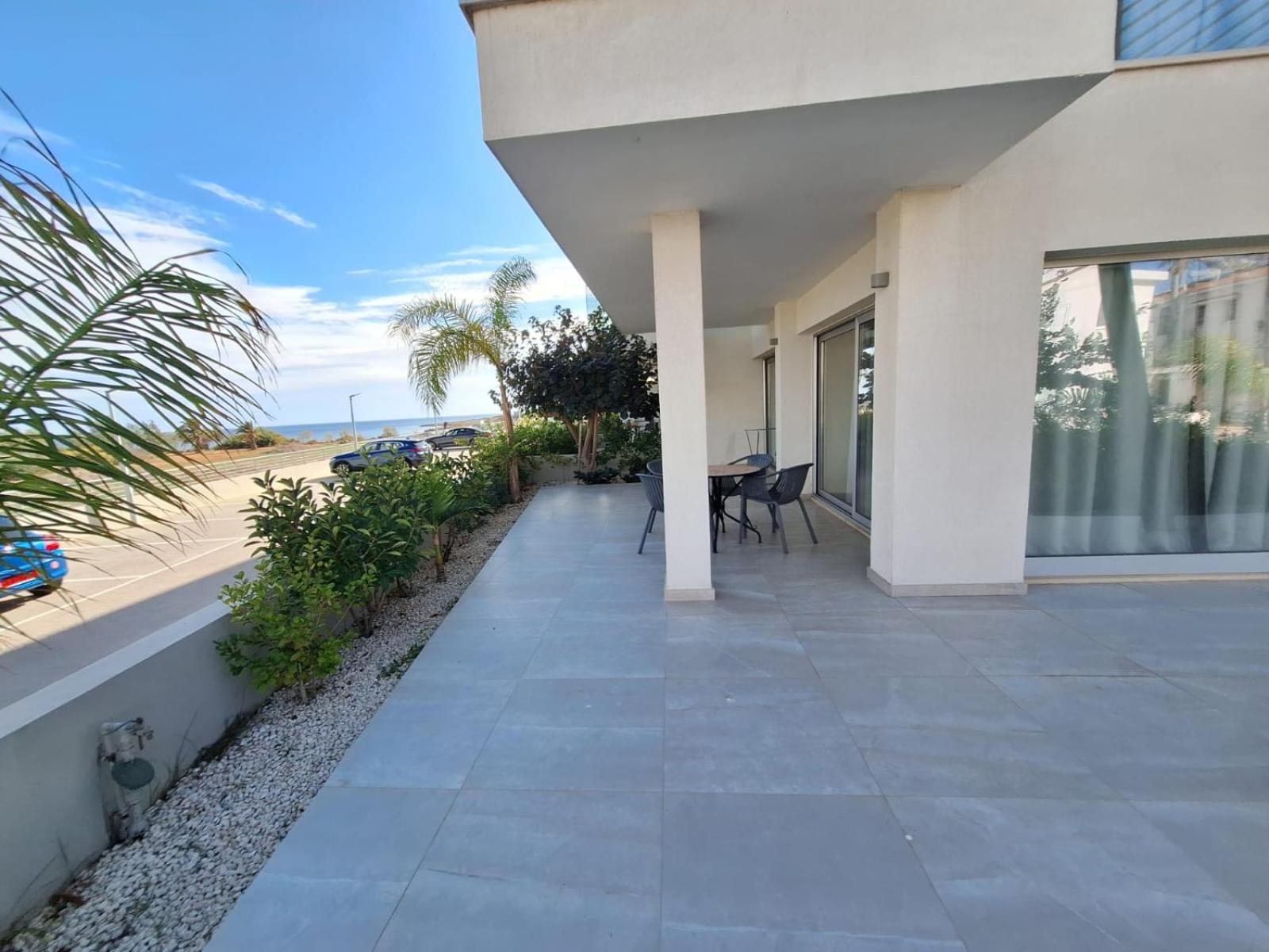 Emerald Suites Protaras Exteriör bild