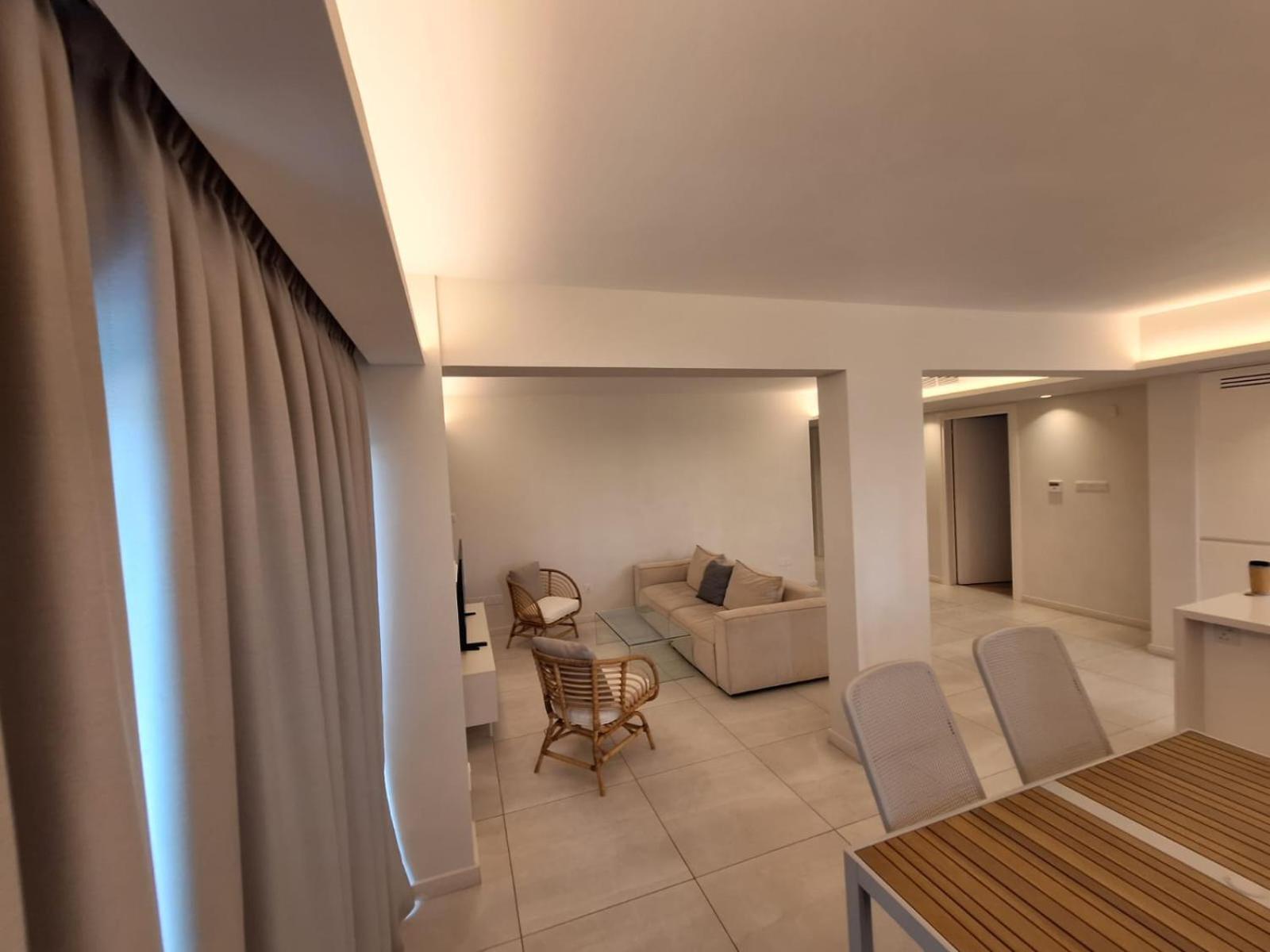 Emerald Suites Protaras Exteriör bild